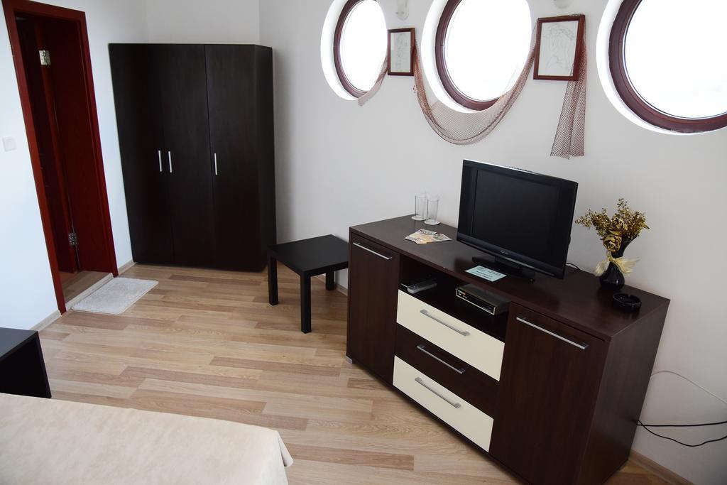 Guest Rooms Sea View バルチク エクステリア 写真