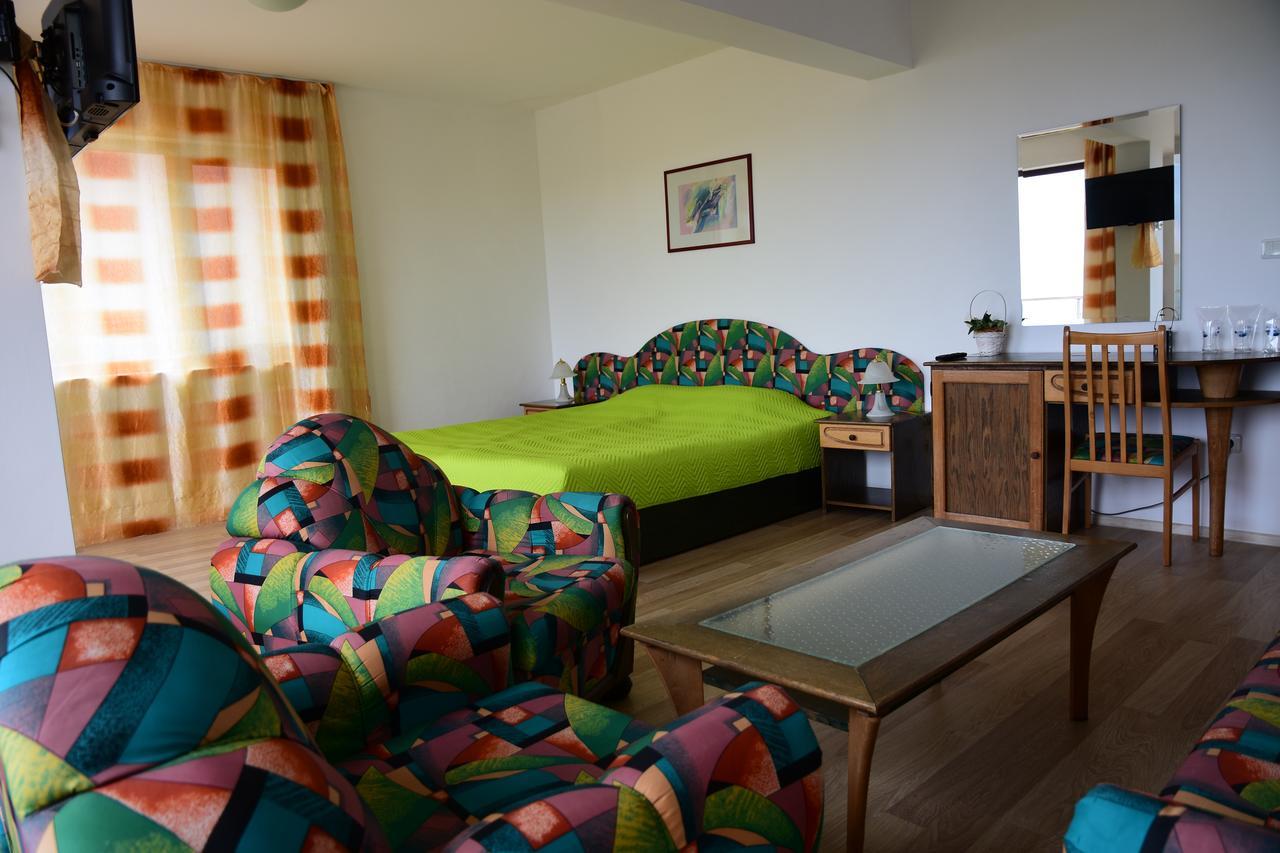Guest Rooms Sea View バルチク エクステリア 写真