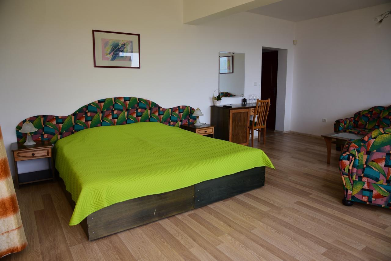 Guest Rooms Sea View バルチク エクステリア 写真