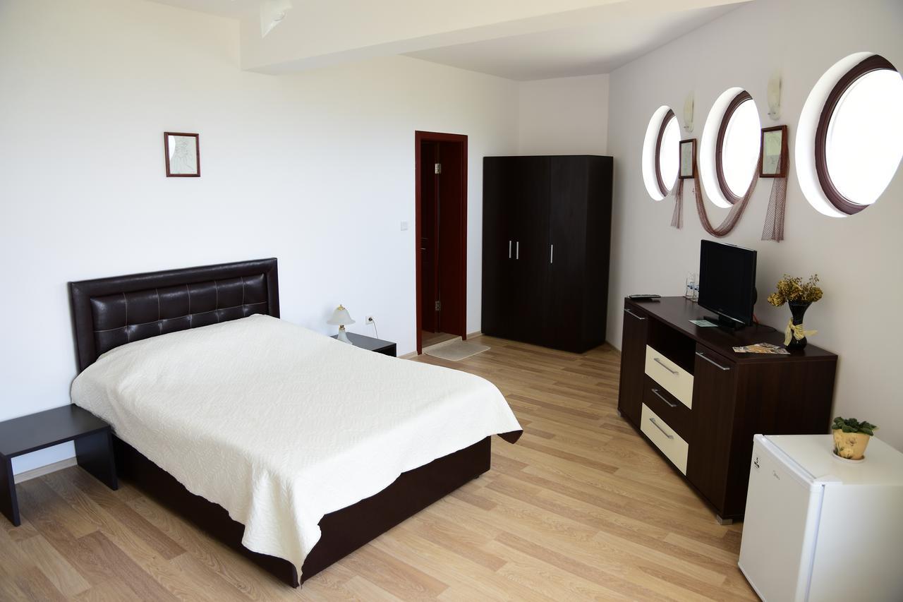 Guest Rooms Sea View バルチク エクステリア 写真